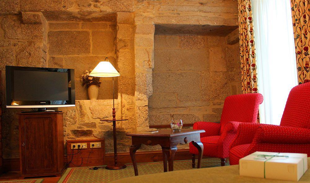Hotel Virxe Da Cerca By Pousadas De Compostela Сантьяго-де-Компостела Экстерьер фото
