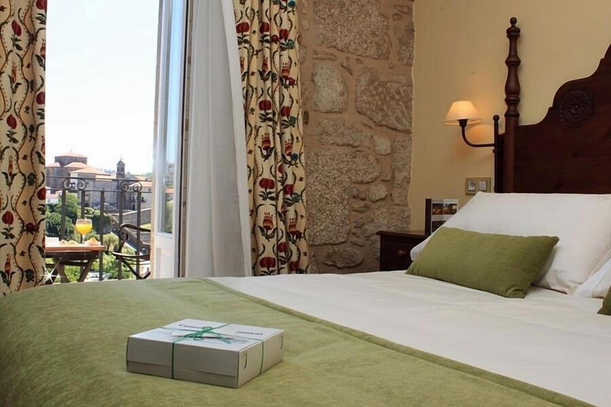 Hotel Virxe Da Cerca By Pousadas De Compostela Сантьяго-де-Компостела Экстерьер фото
