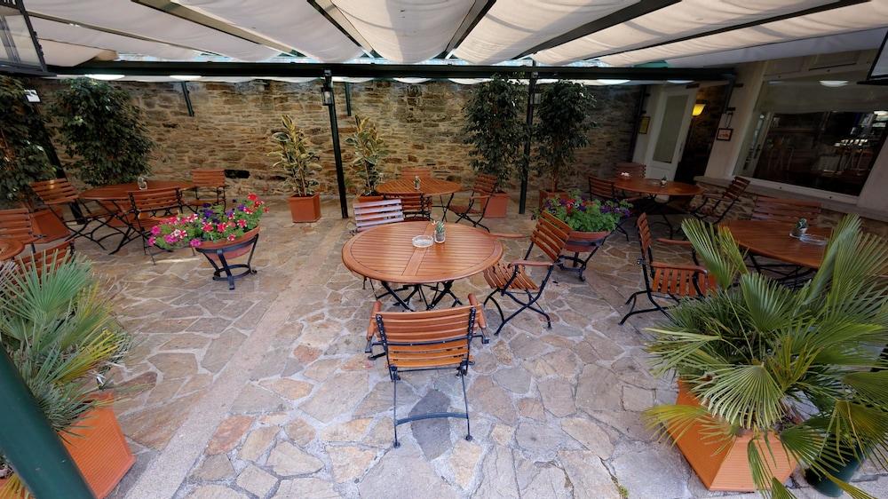 Hotel Virxe Da Cerca By Pousadas De Compostela Сантьяго-де-Компостела Экстерьер фото