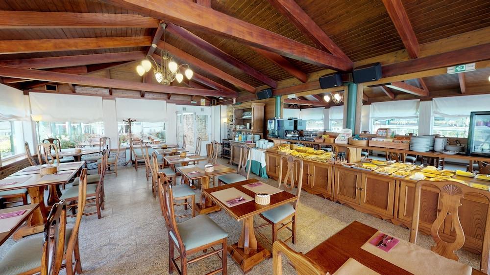 Hotel Virxe Da Cerca By Pousadas De Compostela Сантьяго-де-Компостела Экстерьер фото