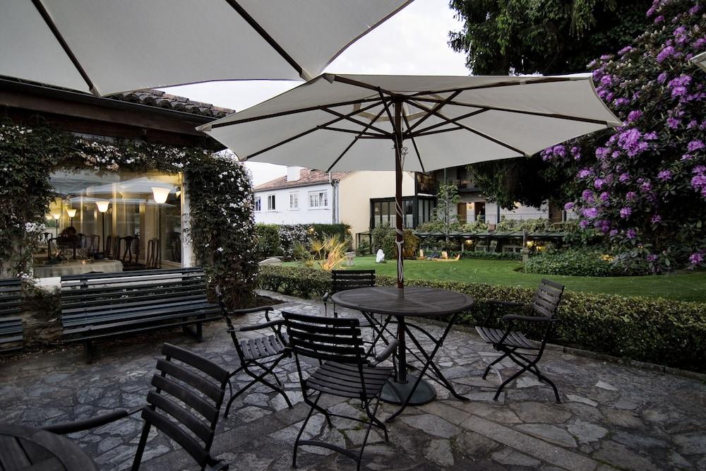 Hotel Virxe Da Cerca By Pousadas De Compostela Сантьяго-де-Компостела Экстерьер фото