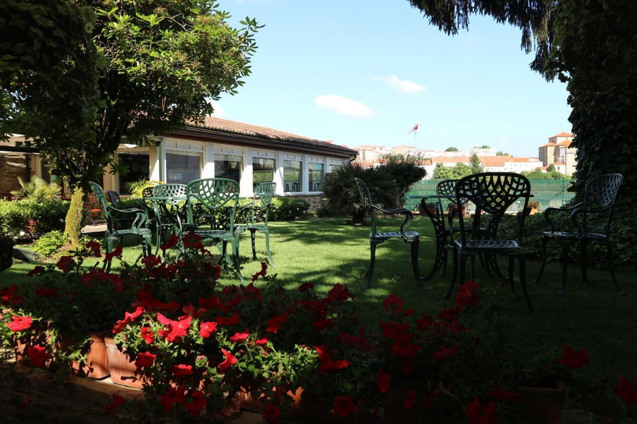 Hotel Virxe Da Cerca By Pousadas De Compostela Сантьяго-де-Компостела Экстерьер фото
