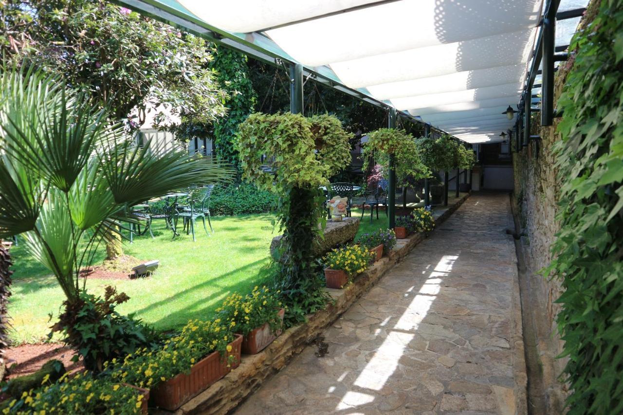 Hotel Virxe Da Cerca By Pousadas De Compostela Сантьяго-де-Компостела Экстерьер фото