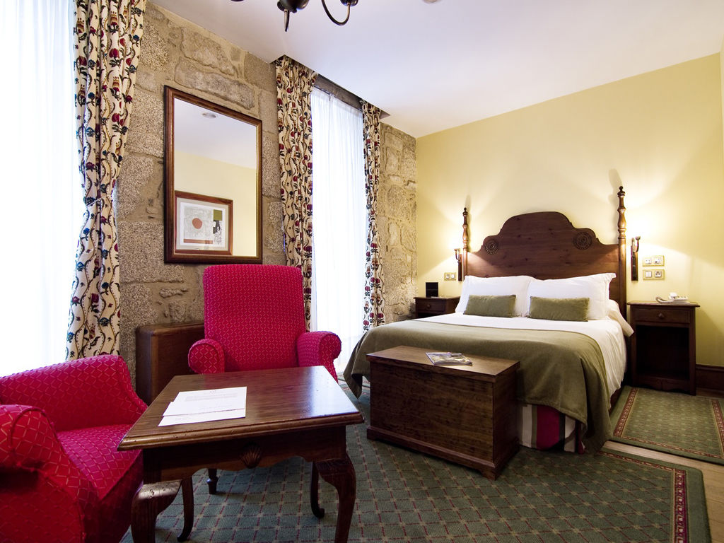 Hotel Virxe Da Cerca By Pousadas De Compostela Сантьяго-де-Компостела Номер фото