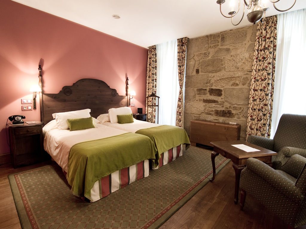 Hotel Virxe Da Cerca By Pousadas De Compostela Сантьяго-де-Компостела Номер фото