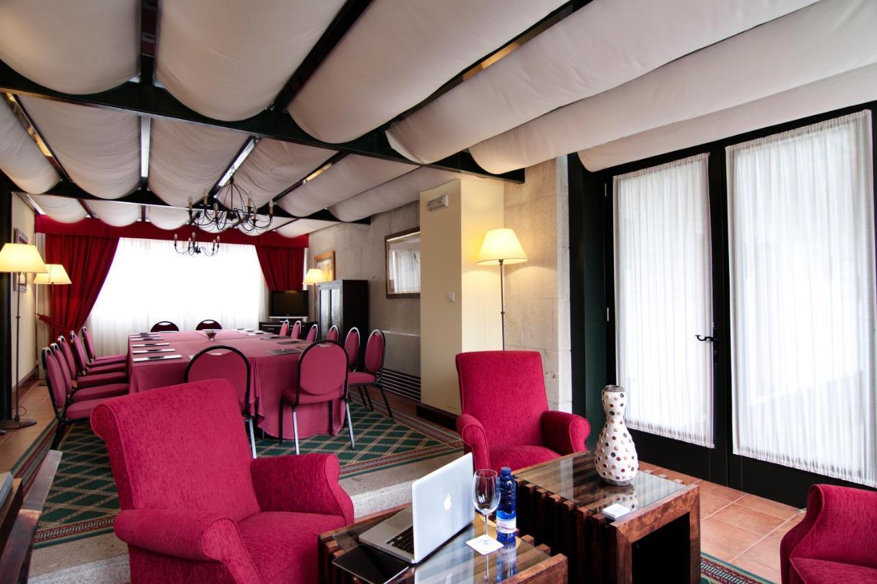 Hotel Virxe Da Cerca By Pousadas De Compostela Сантьяго-де-Компостела Экстерьер фото